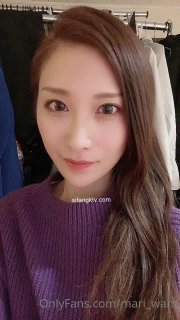 阿拉伯少女用淘气的视频向她的教练求婚